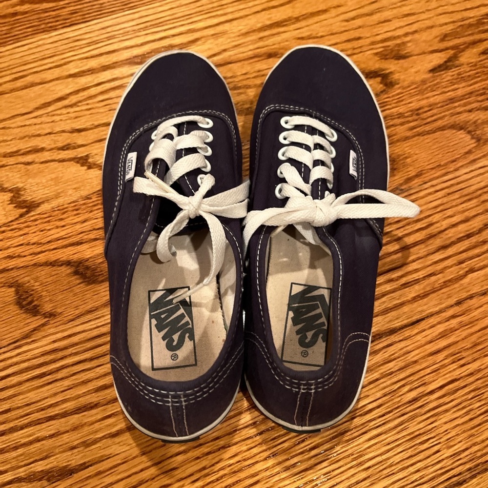 Vans - Picture 3 of 3